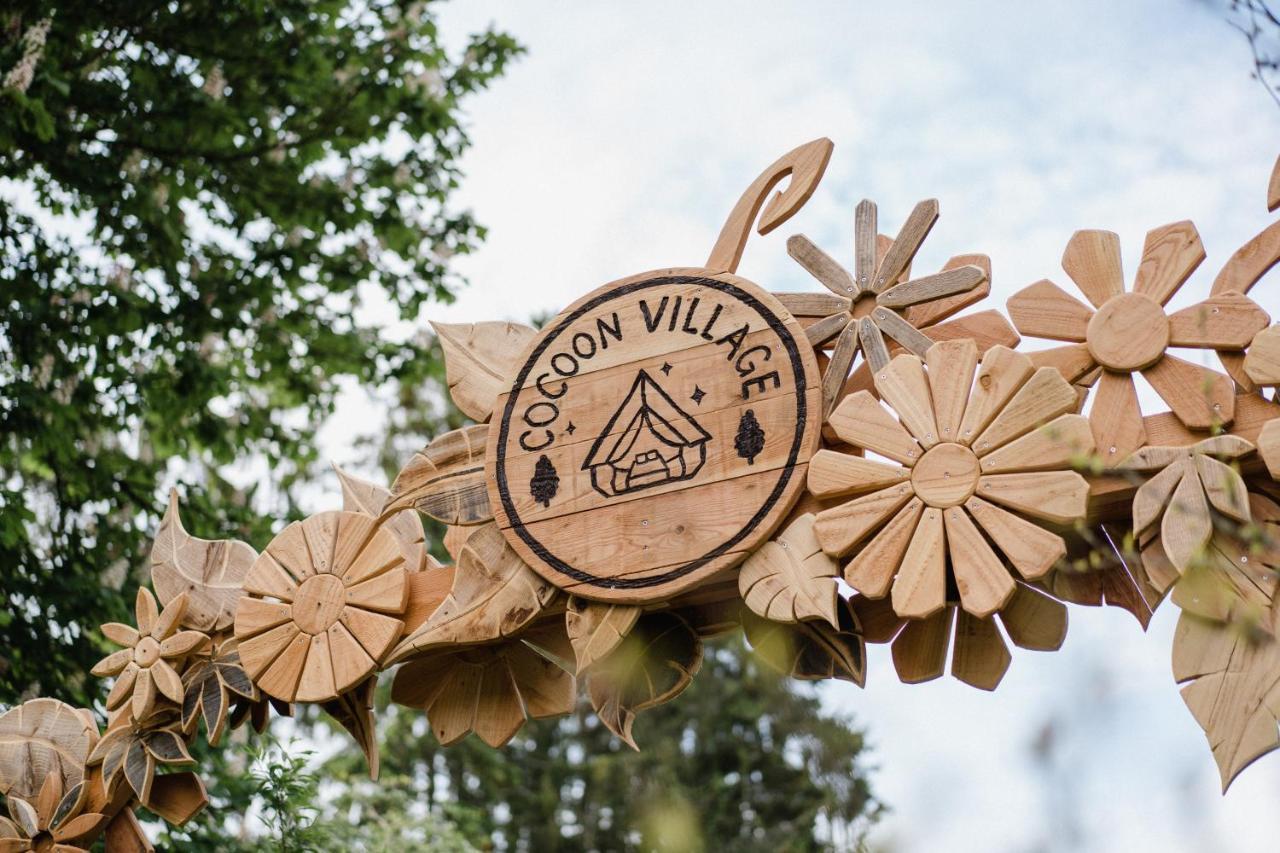 Cocoon Village - Glamping - Domaine Des Grottes De Han Rochefort Esterno foto